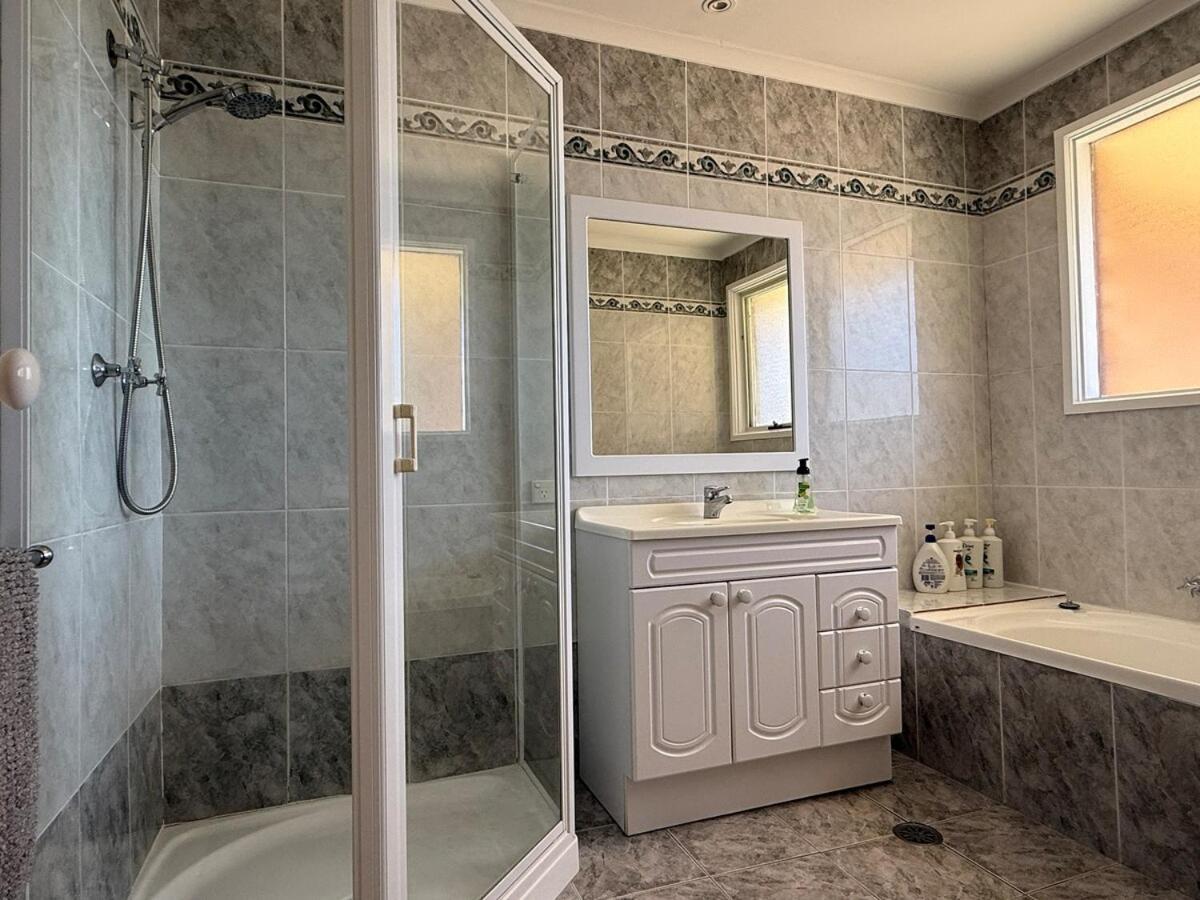 Hawker 4br House