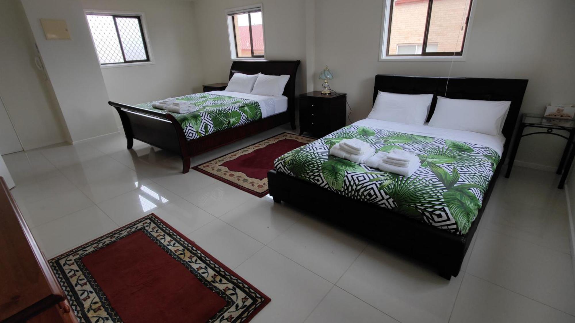 Tuggeranong Short #11c - Sleeps 8 *