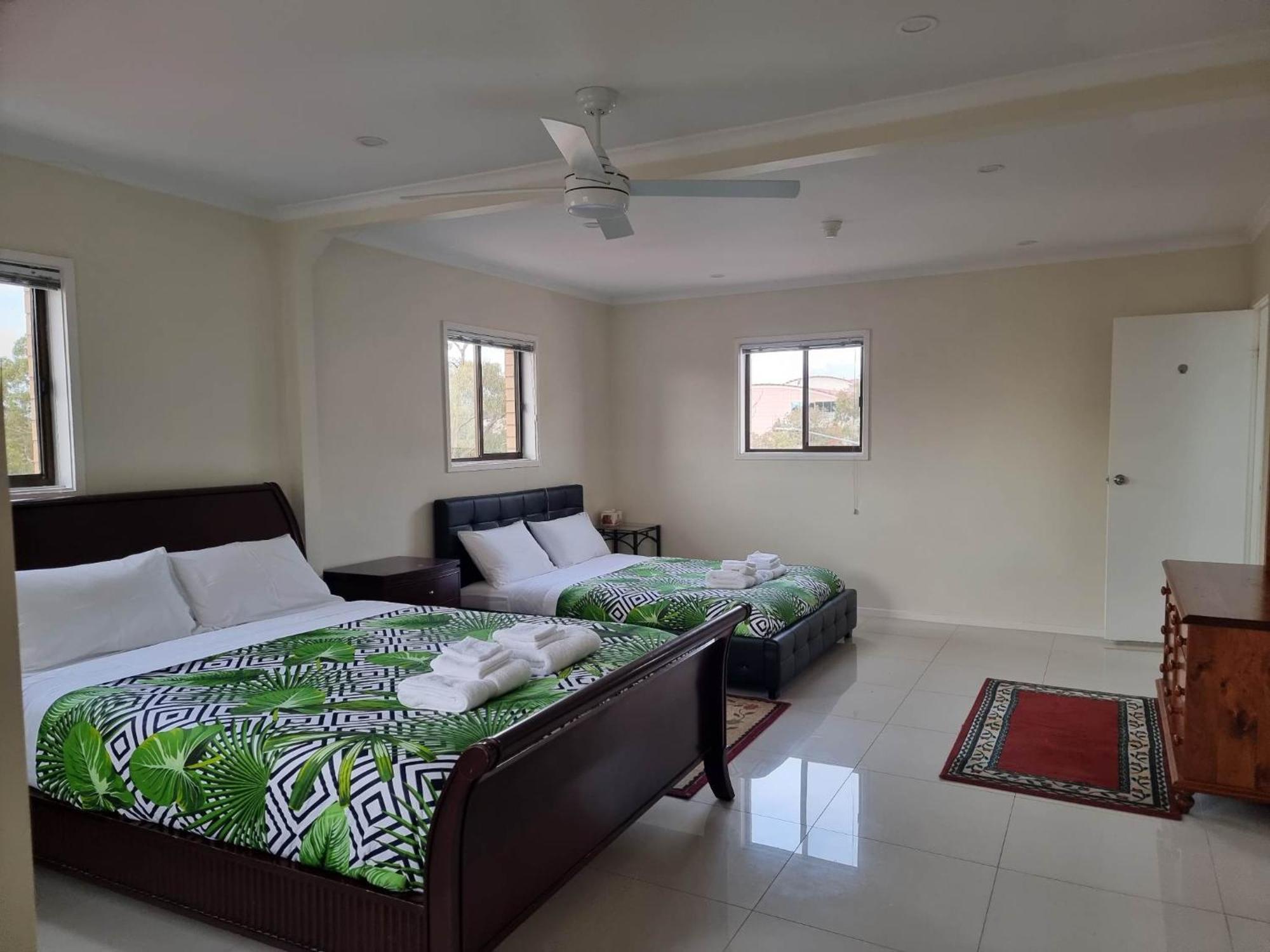 Apartment Tuggeranong Short #11c - Sleeps 8