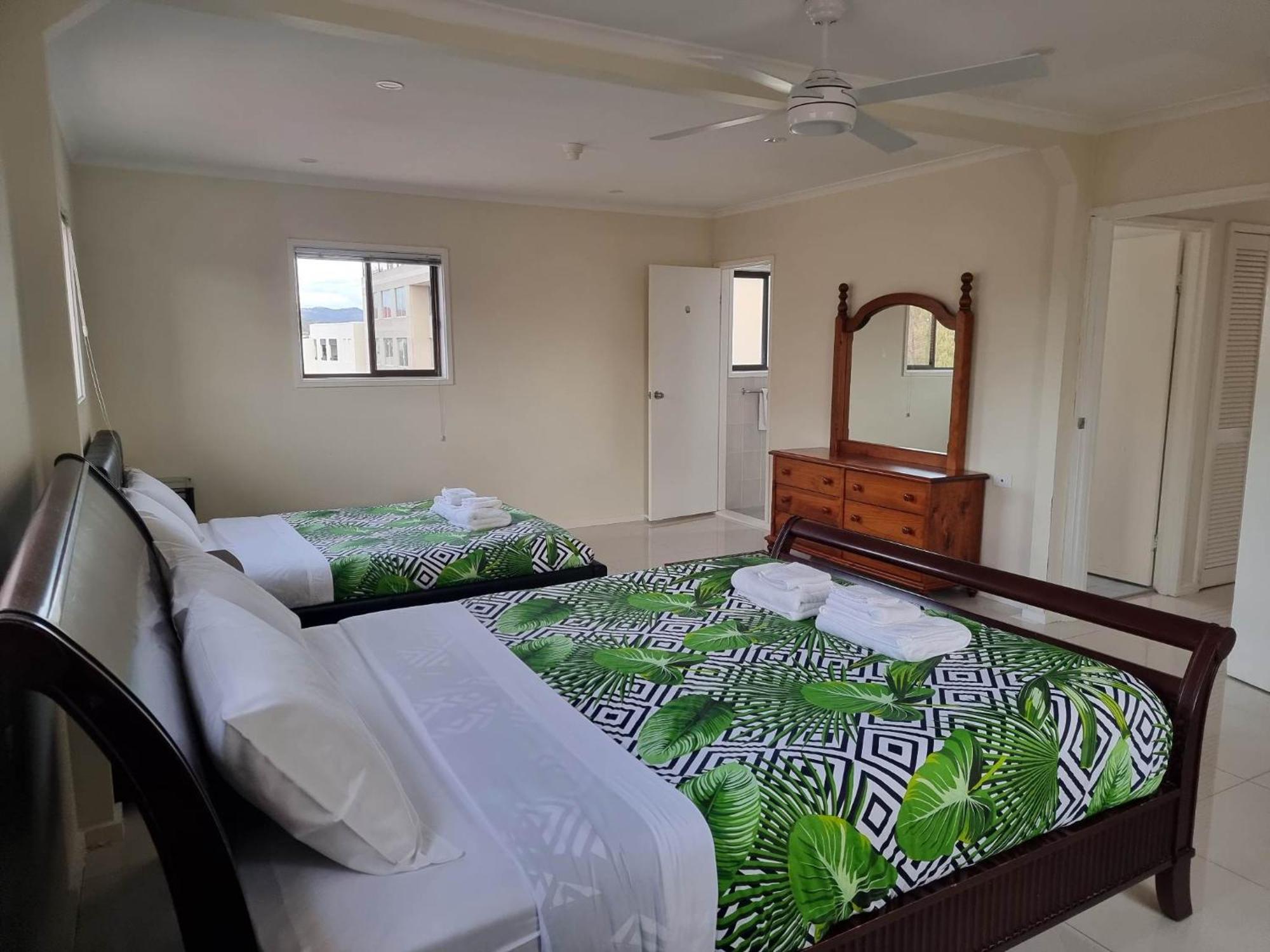 Apartment Tuggeranong Short #11c - Sleeps 8 Canberra