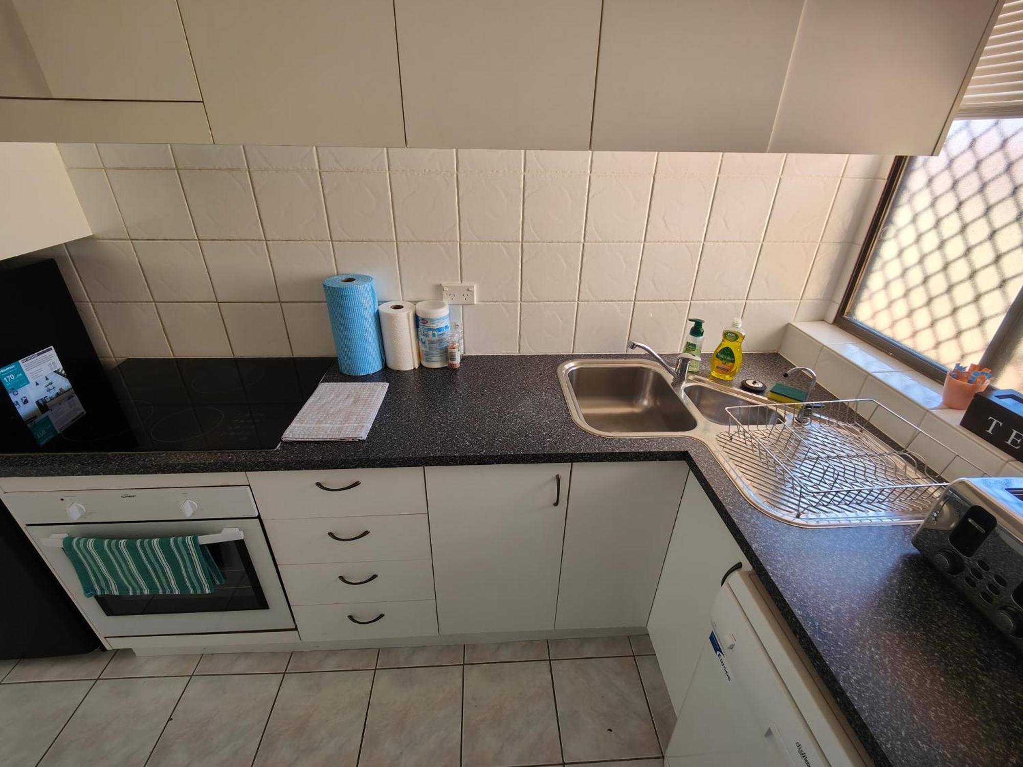 Tuggeranong Short #11c - Sleeps 8 *