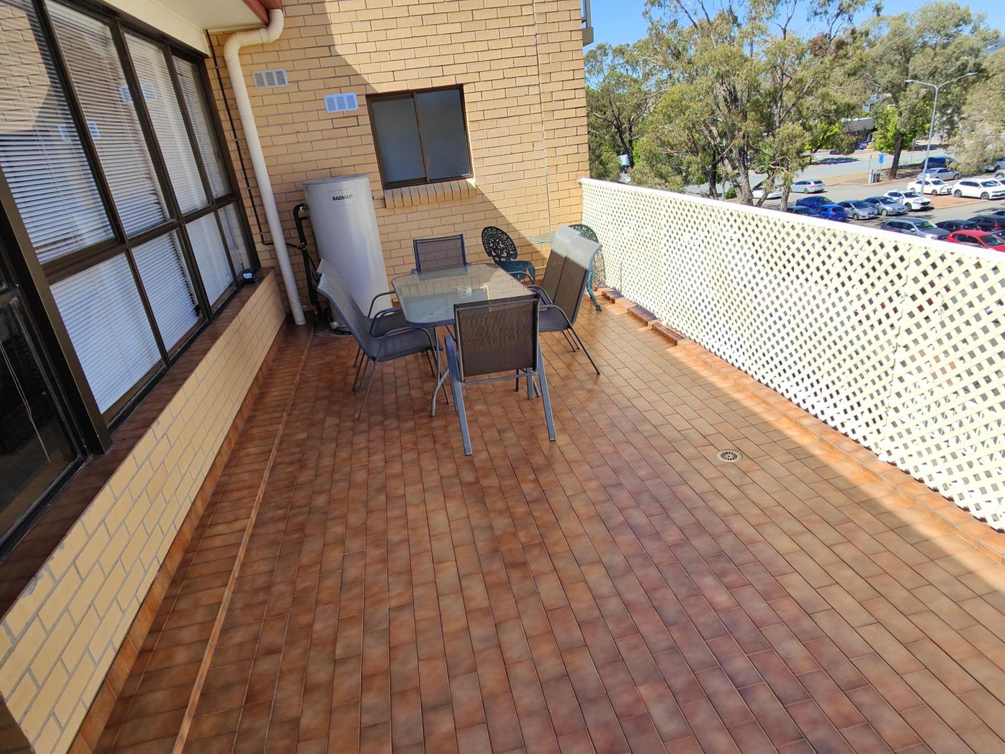 Tuggeranong Short #11c - Sleeps 8 Canberra