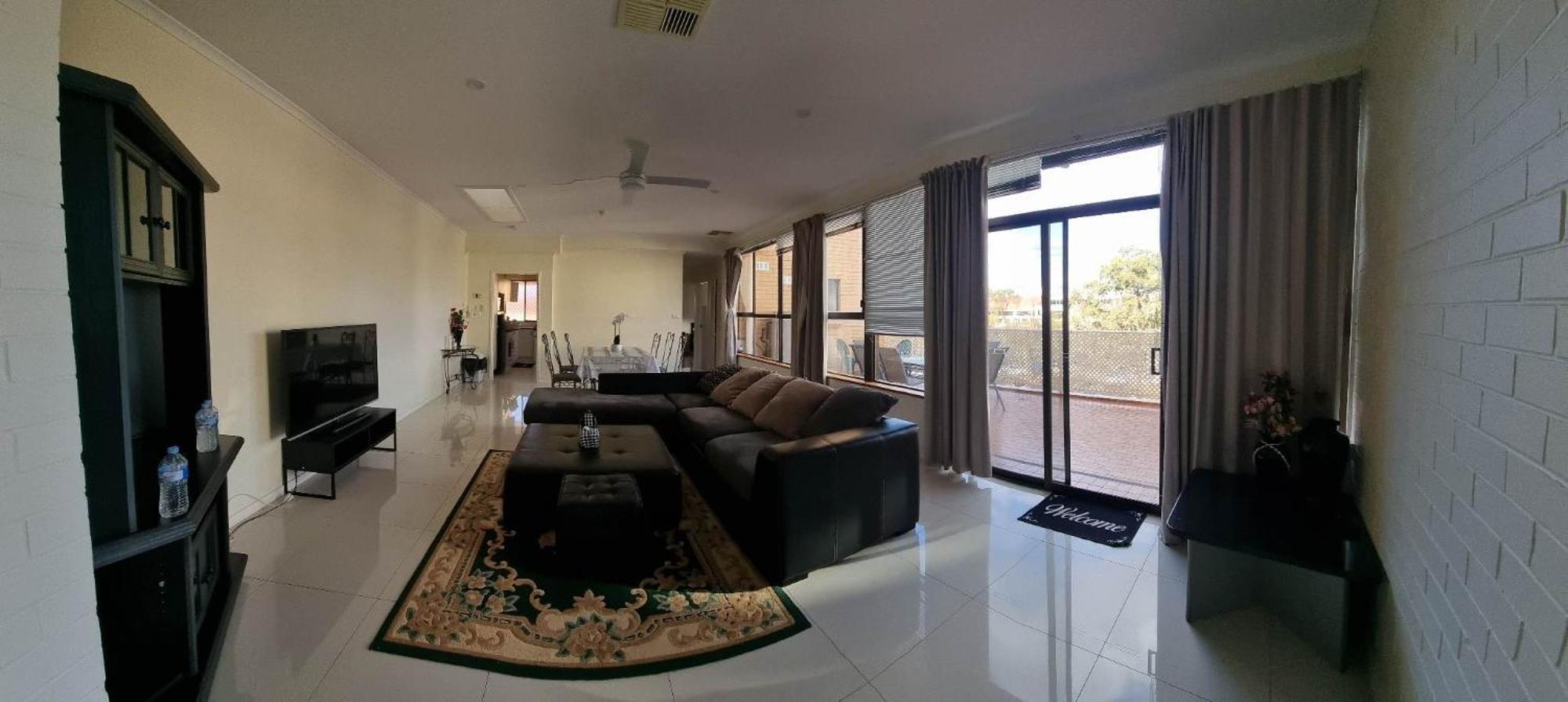 Tuggeranong Short #11c - Sleeps 8 Apartment