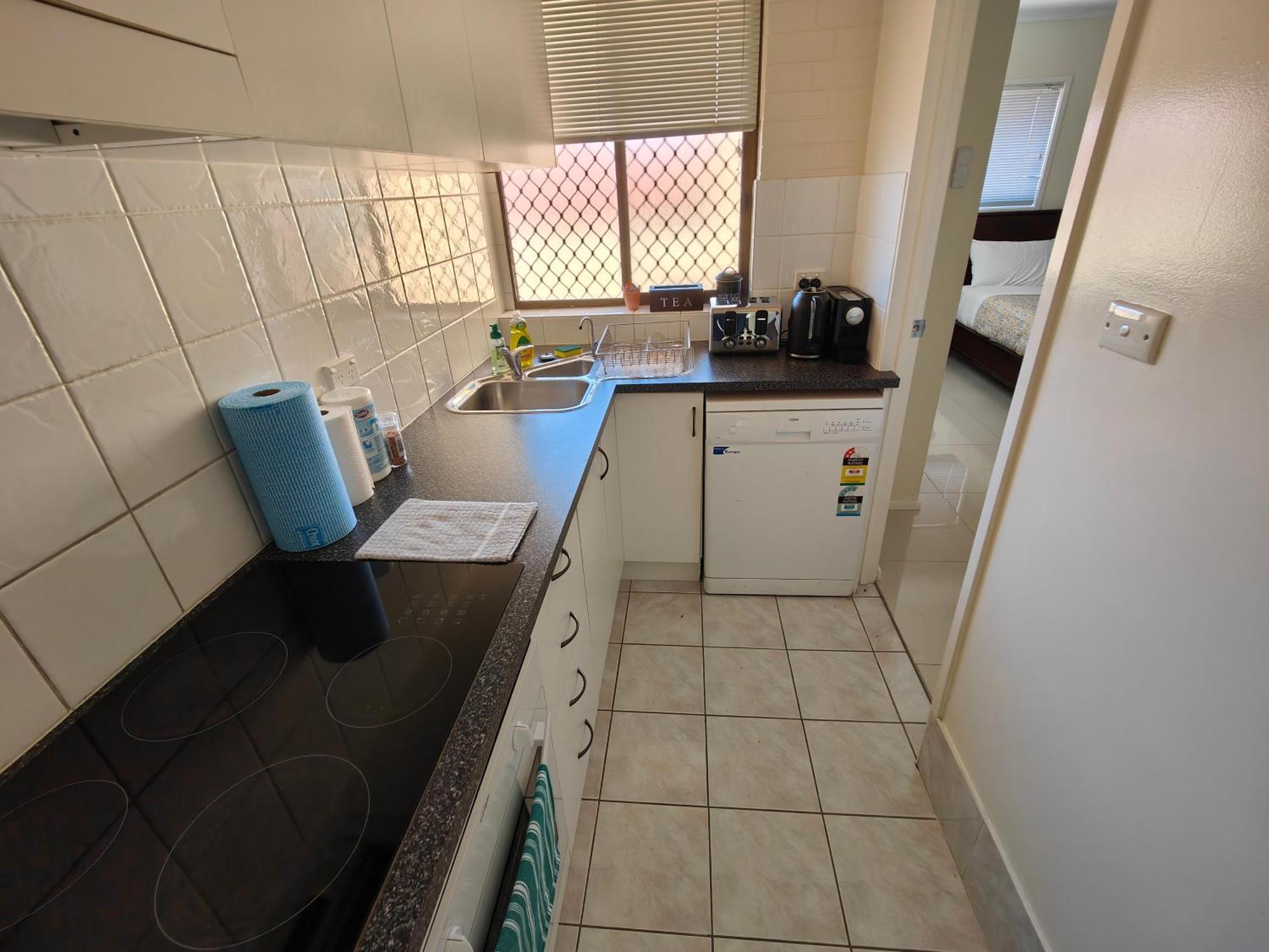 Tuggeranong Short #11c - Sleeps 8 Apartment *