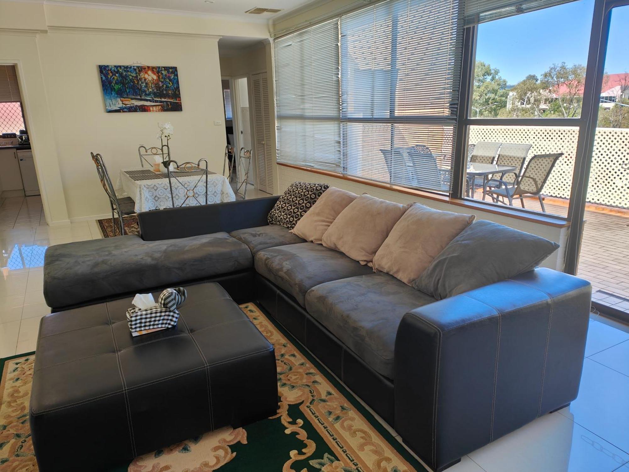 Tuggeranong Short #11c - Sleeps 8 * Canberra