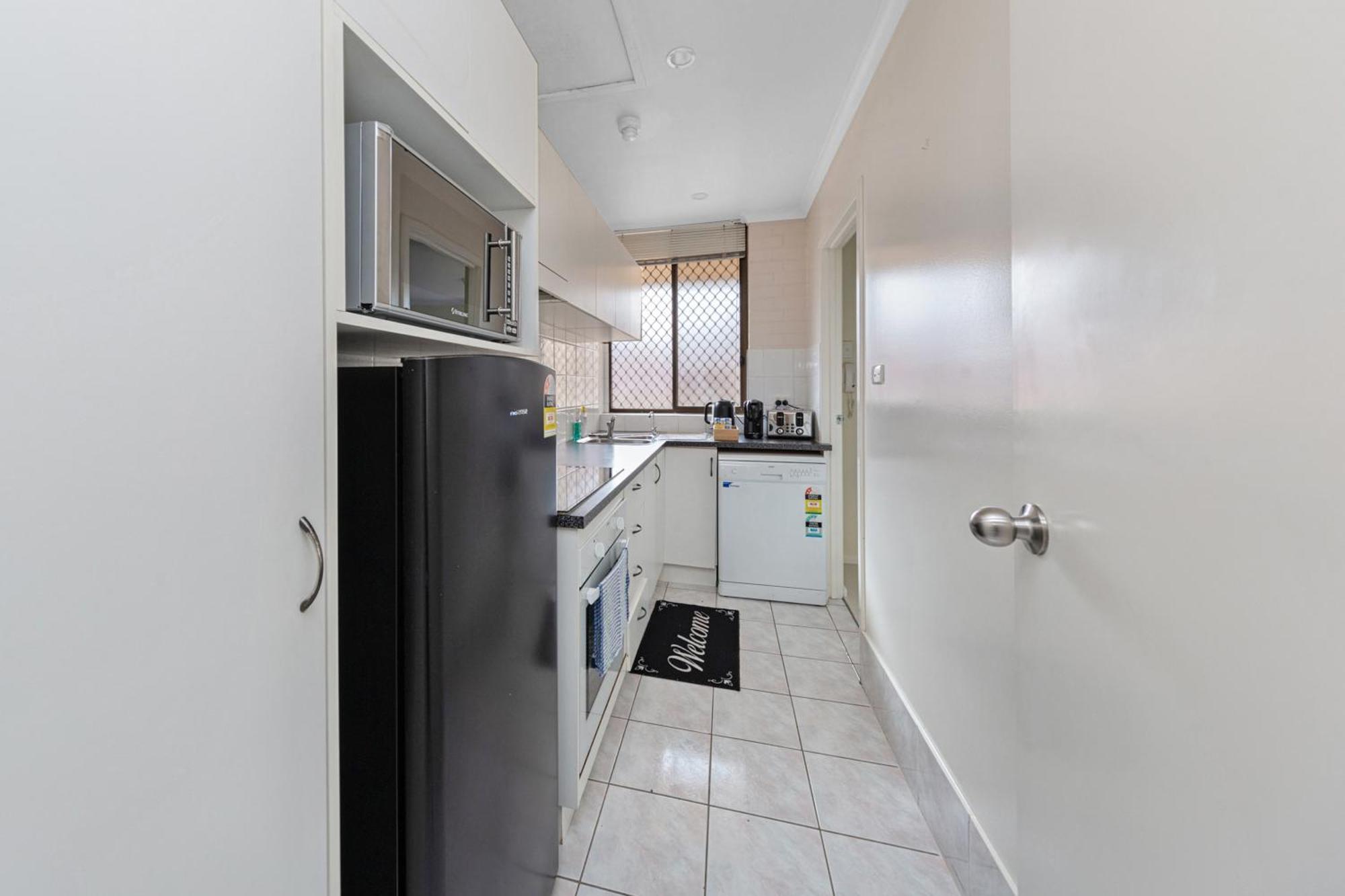 Tuggeranong Short #11c - Sleeps 8