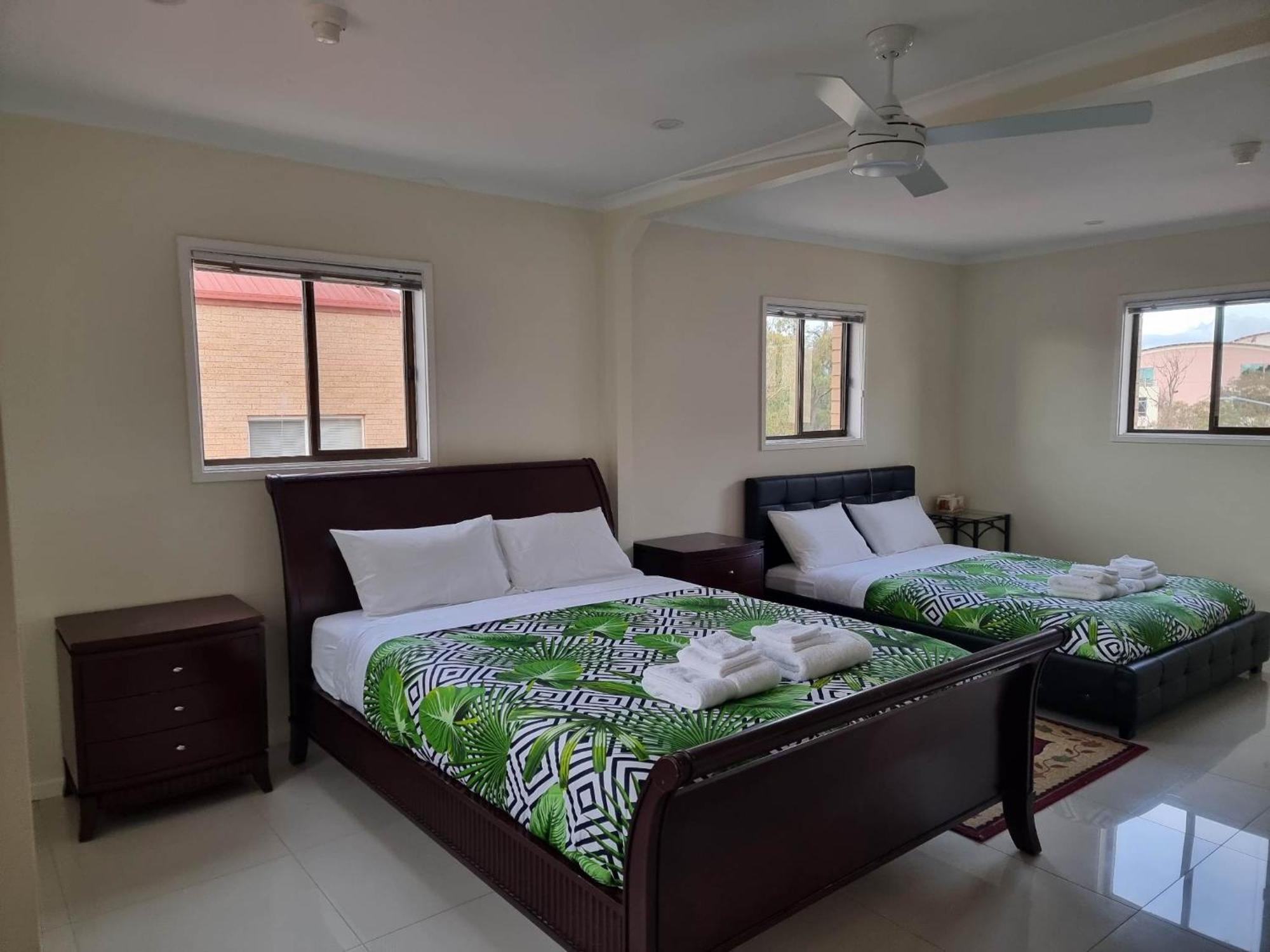 Tuggeranong Short #11c - Sleeps 8 Apartment