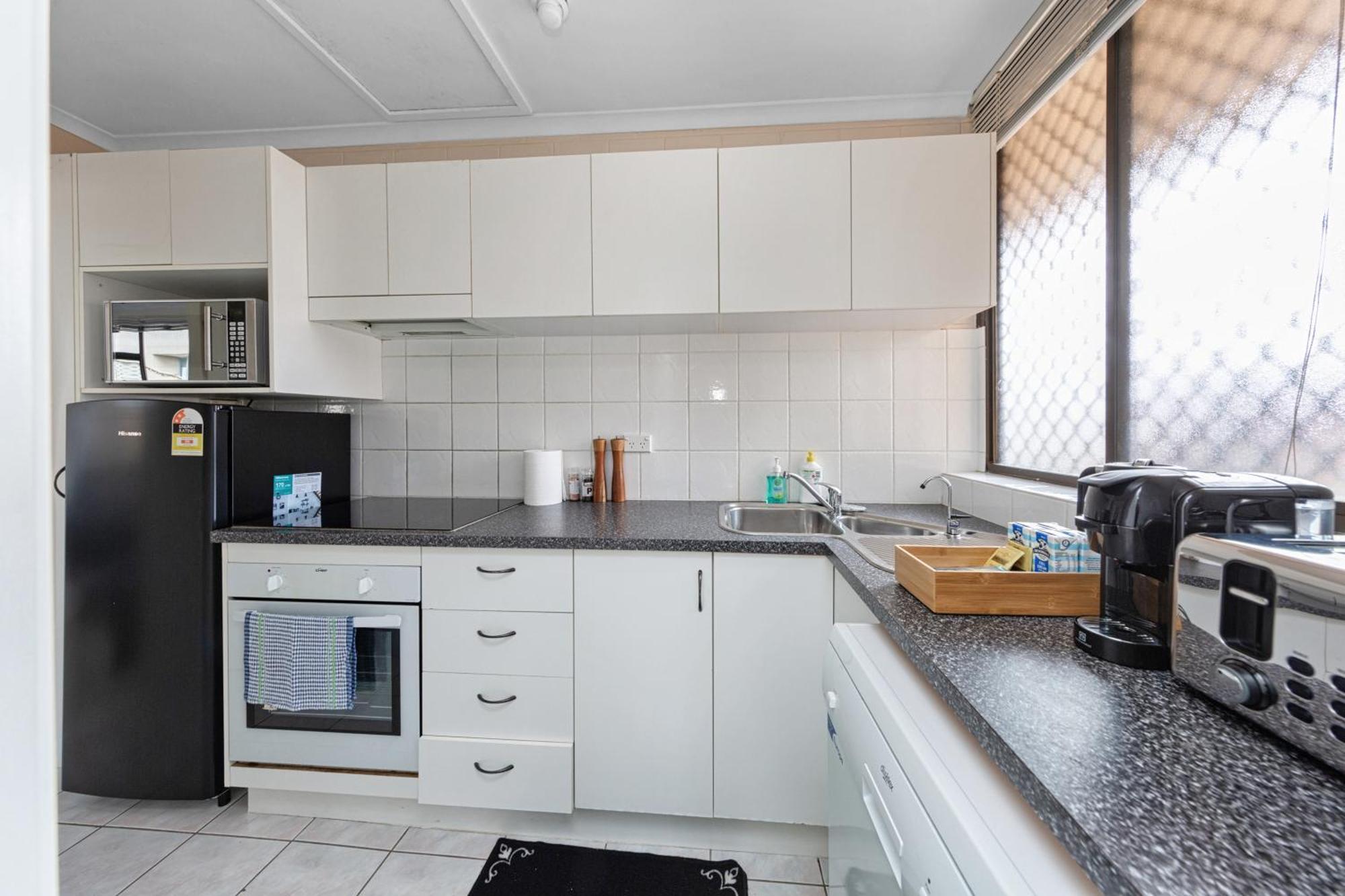 Tuggeranong Short #11c - Sleeps 8 * Canberra