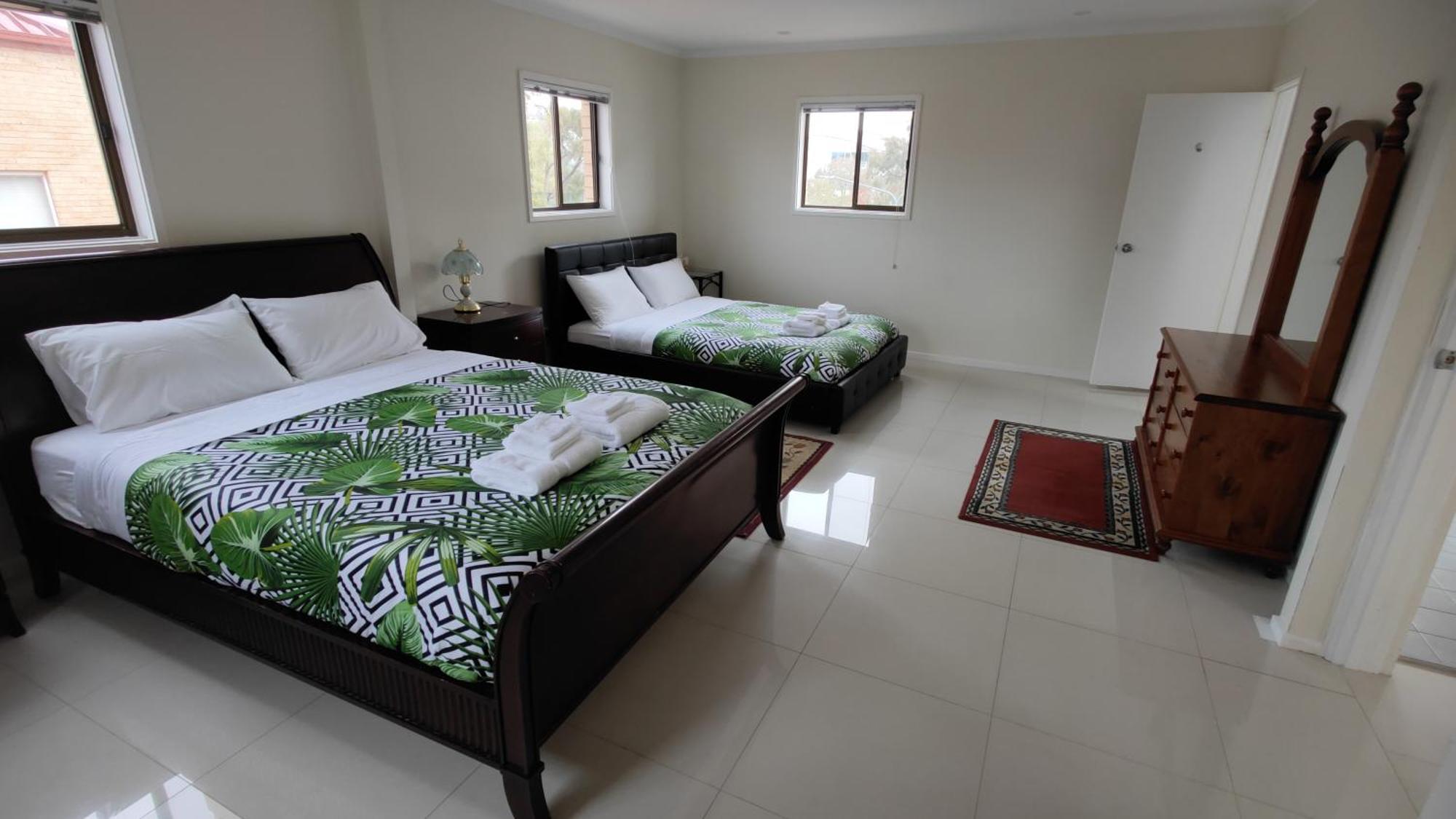 Apartment Tuggeranong Short #11c - Sleeps 8