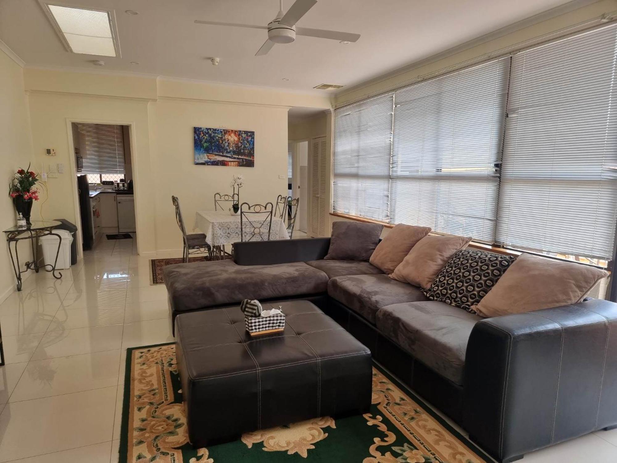 Tuggeranong Short #11c - Sleeps 8 Apartment Canberra