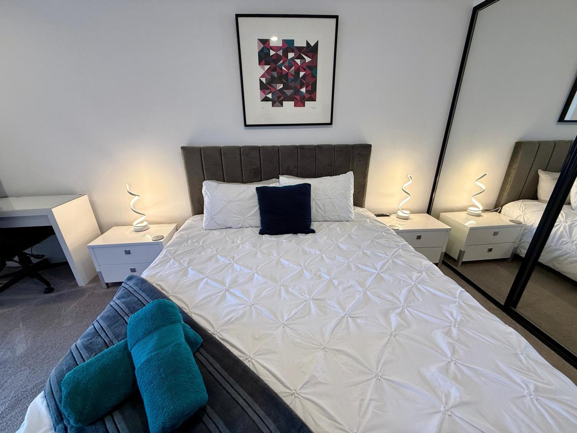 Midnight Luxe: Chic Braddon With Pool And Sauna