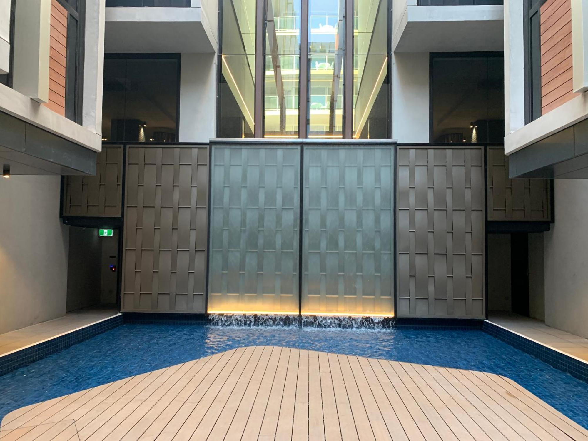 Midnight Luxe 2br 2bath 2car 230 Pool Gym Sauna Apartment Canberra