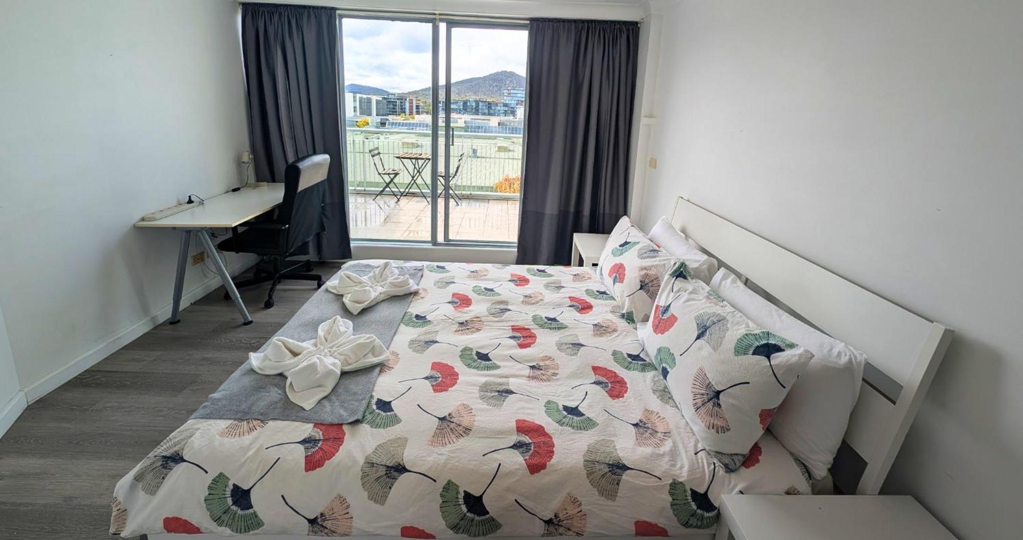 Dana-cozy Private In Shared Apt-rm 2 * Canberra