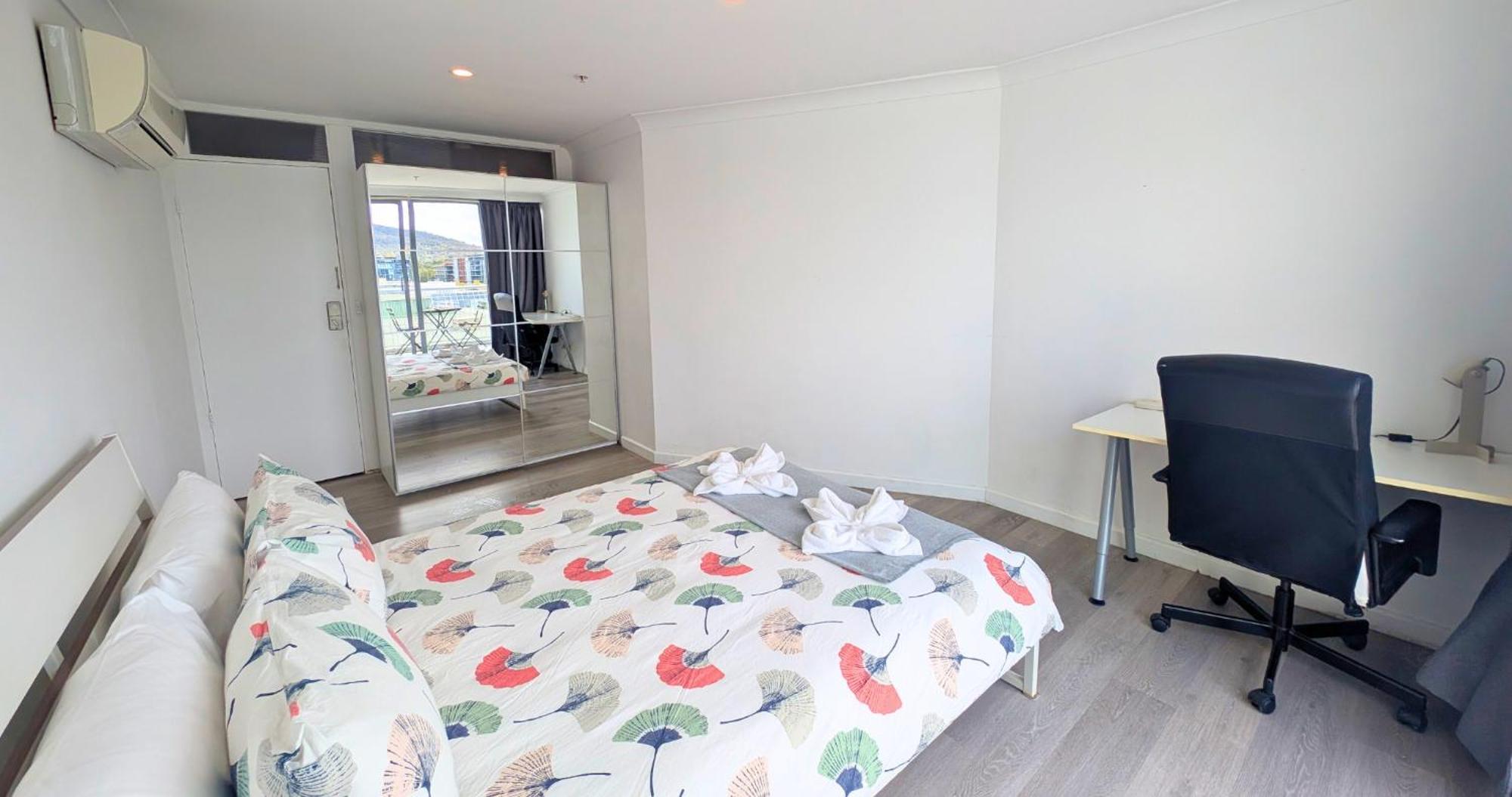 Dana-cozy Private In Shared Apt-rm 2 Apartment *