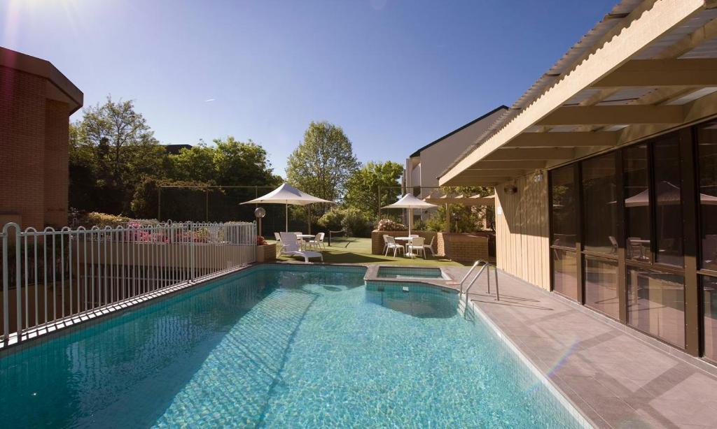 Kingston Court Serviced Hotel 4*