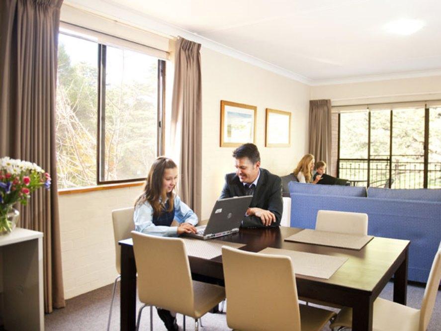 Oxley Court Serviced Aparthotel Camberra