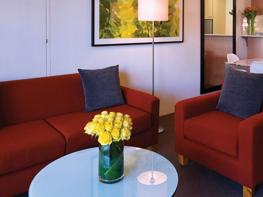 Adina Serviced Kingston Aparthotel 3*