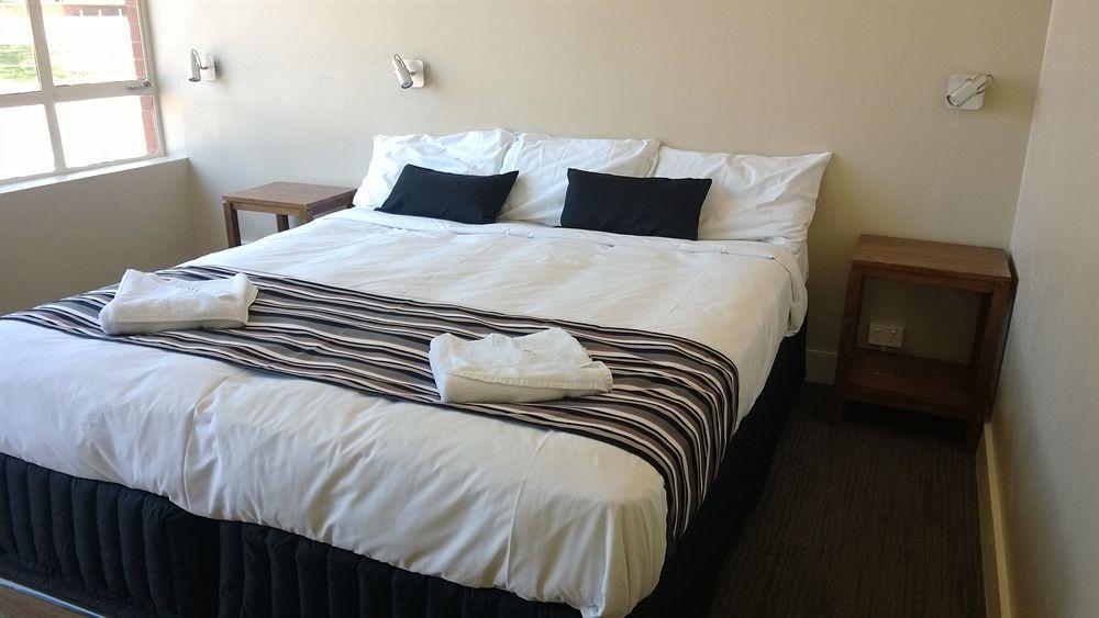 Carotel Motel 3*
