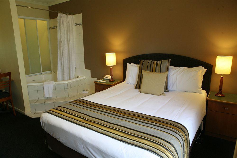 Alpha Hotel Canberra
