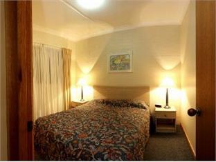 Oxley Court Serviced Aparthotel Camberra