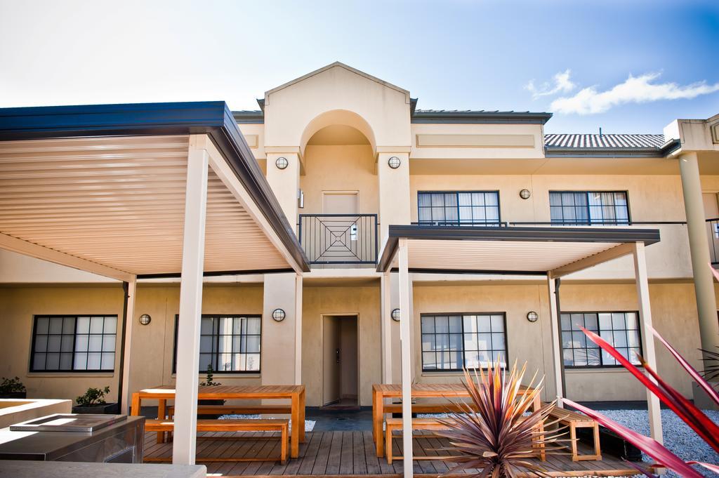 Aparthotel Parklands Official