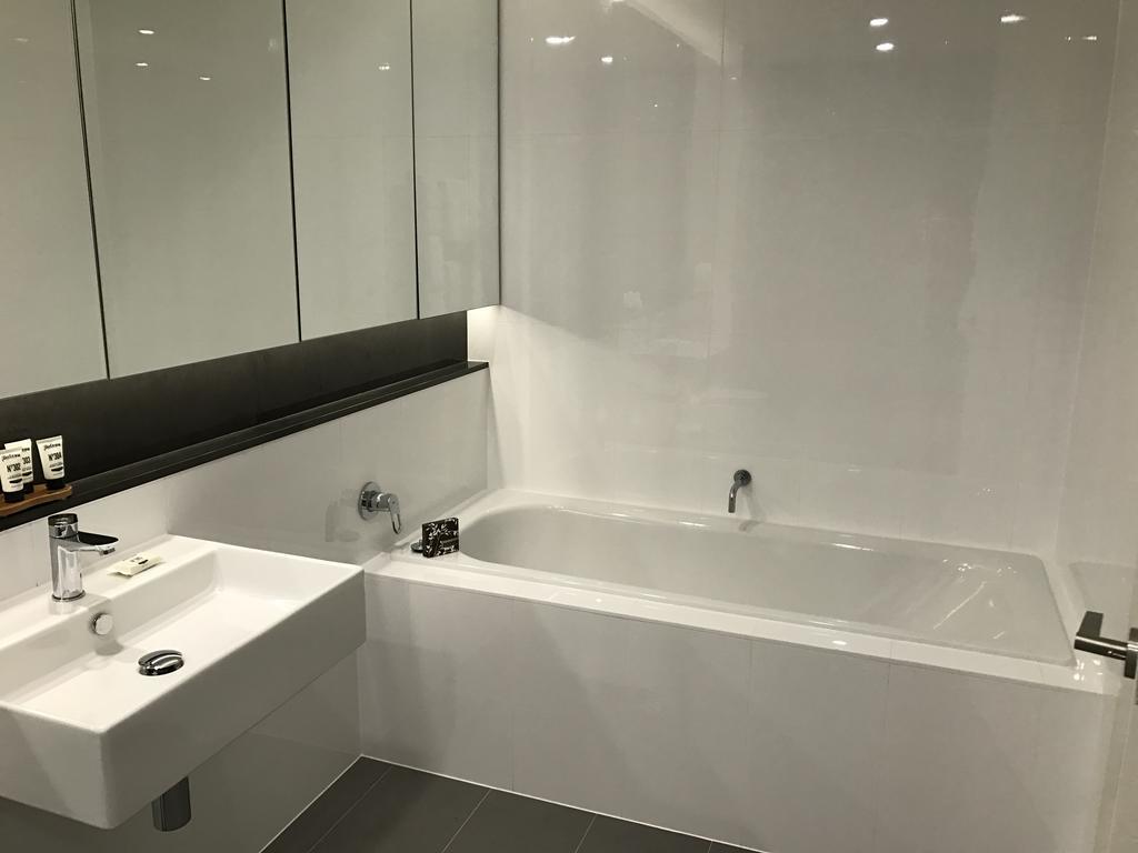 Knightsbridge 4* Canberra