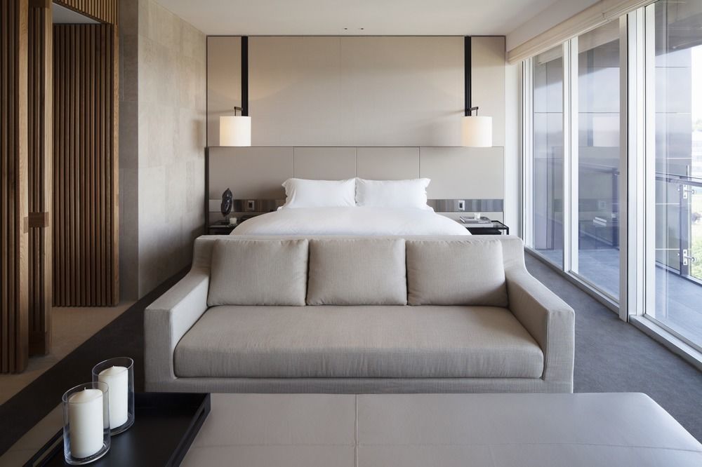 Hotel Realm 5*