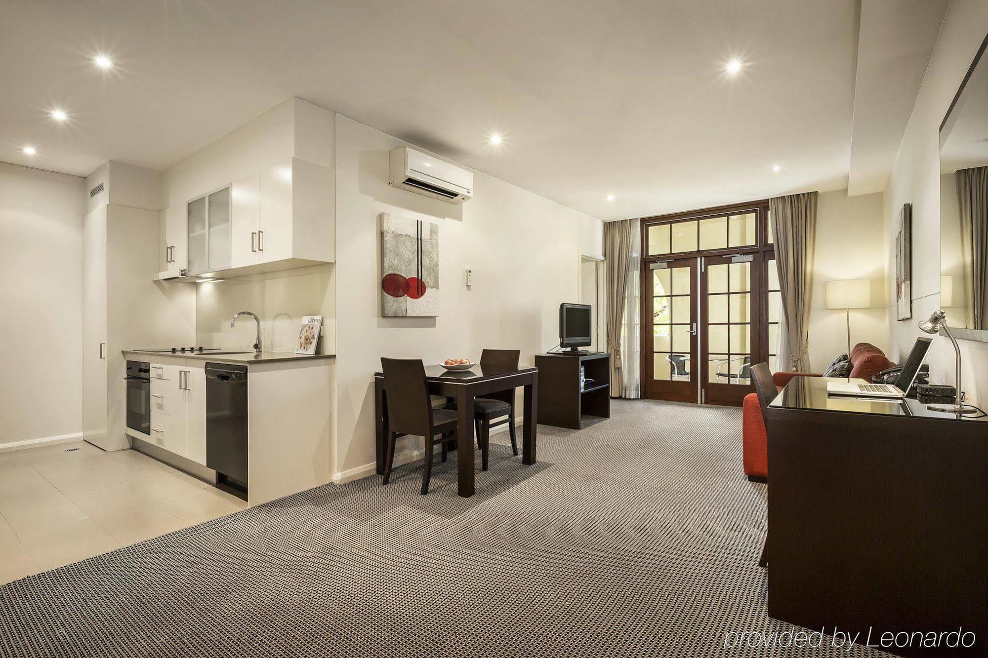 Quest Aparthotel 4*