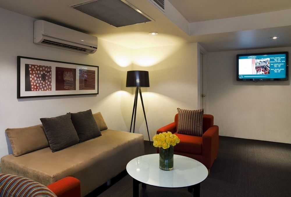Aparthotel Adina Serviced Kingston 3*