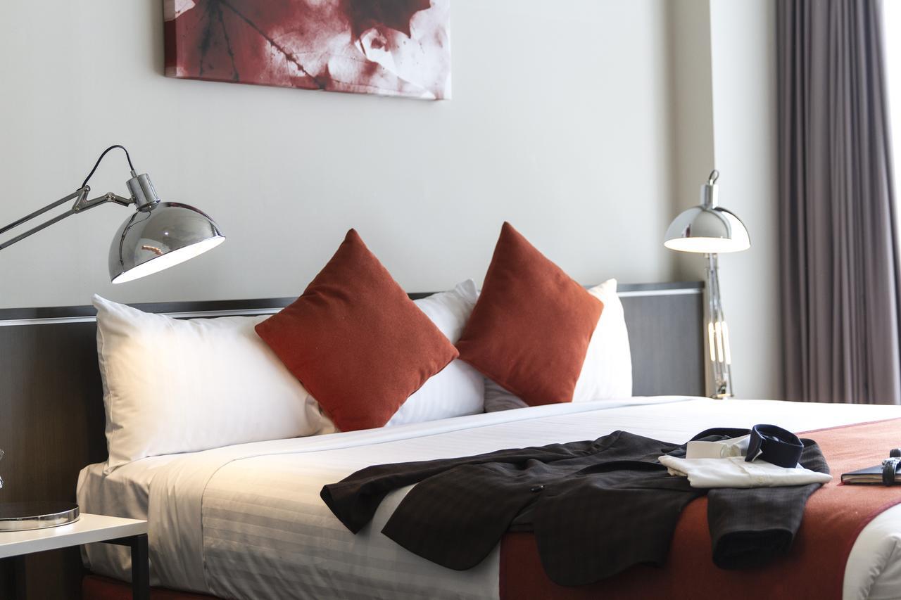 Abode Woden Aparthotel 4*