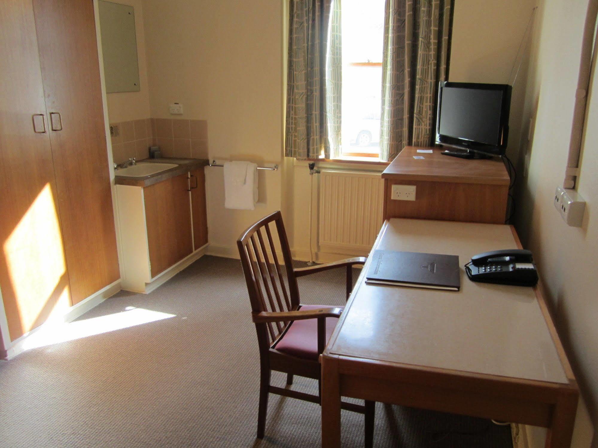 House - Anu Hotel Canberra