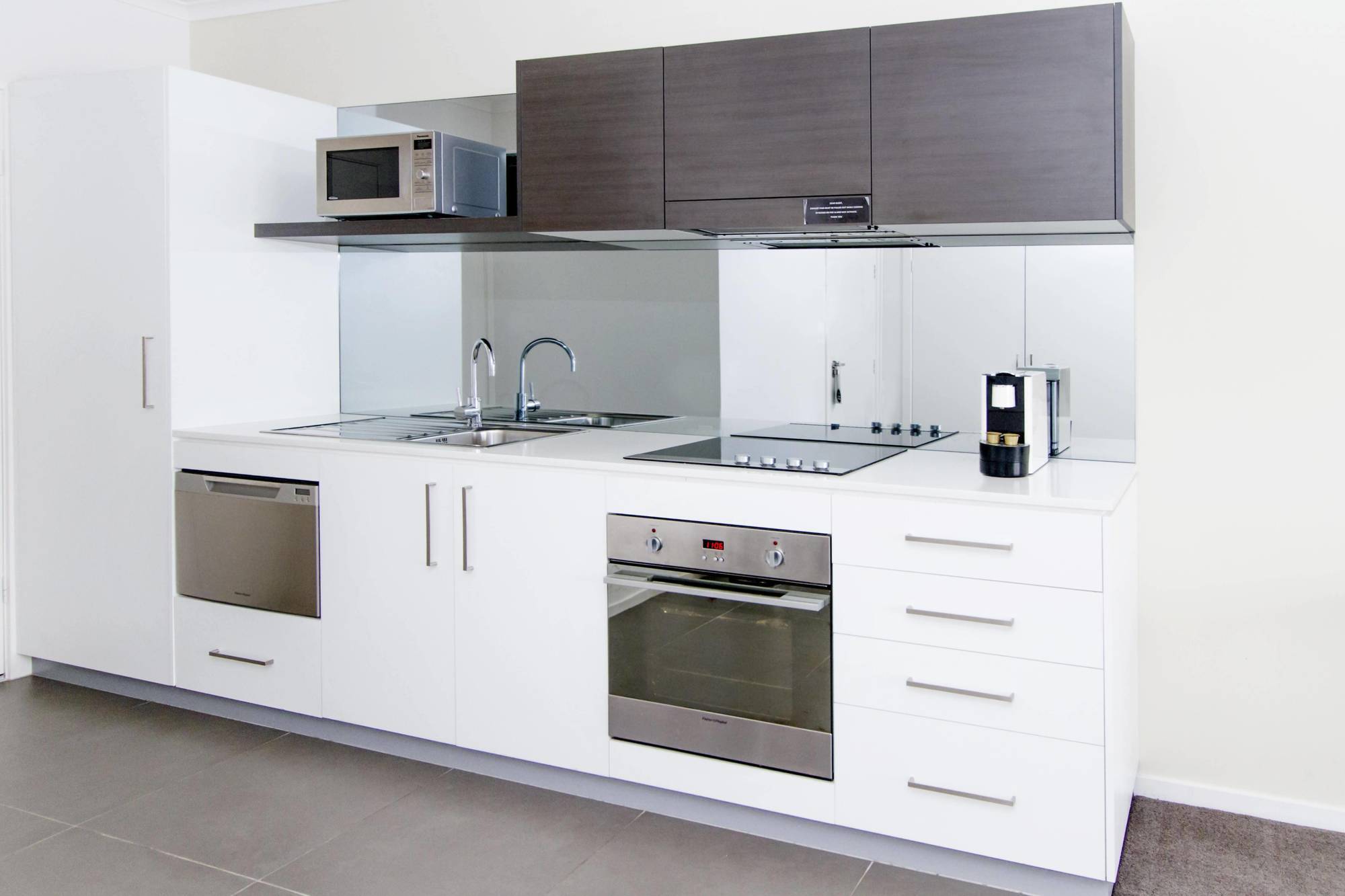 Aparthotel Abode Tuggeranong 4*