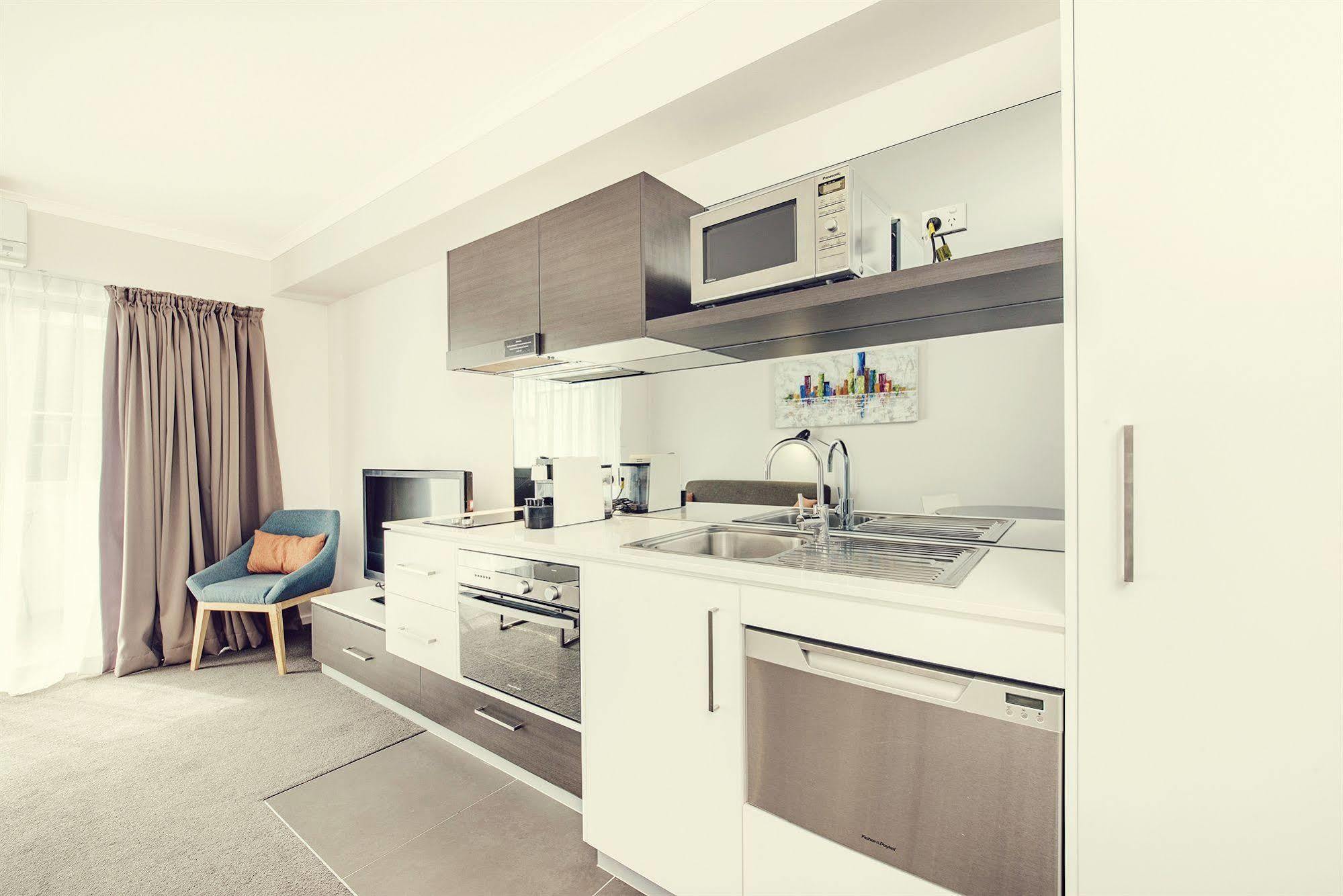 Aparthotel Abode Tuggeranong 4*