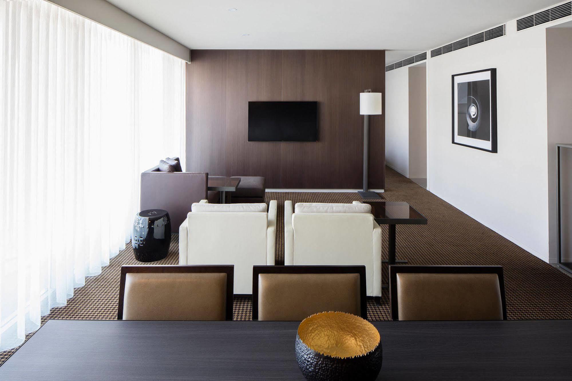 Realm Hotel 5*