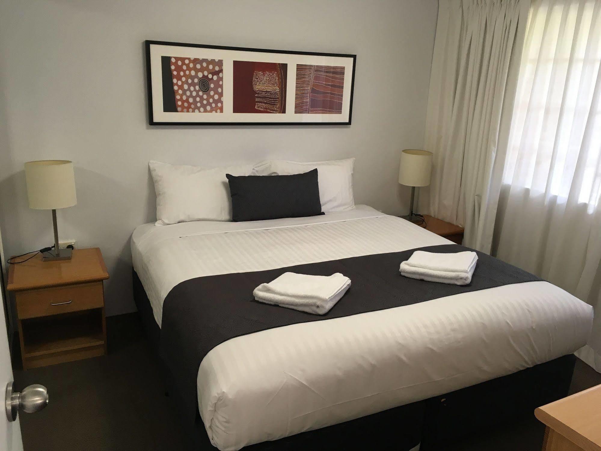 Aparthotel Oxley Court Serviced Camberra