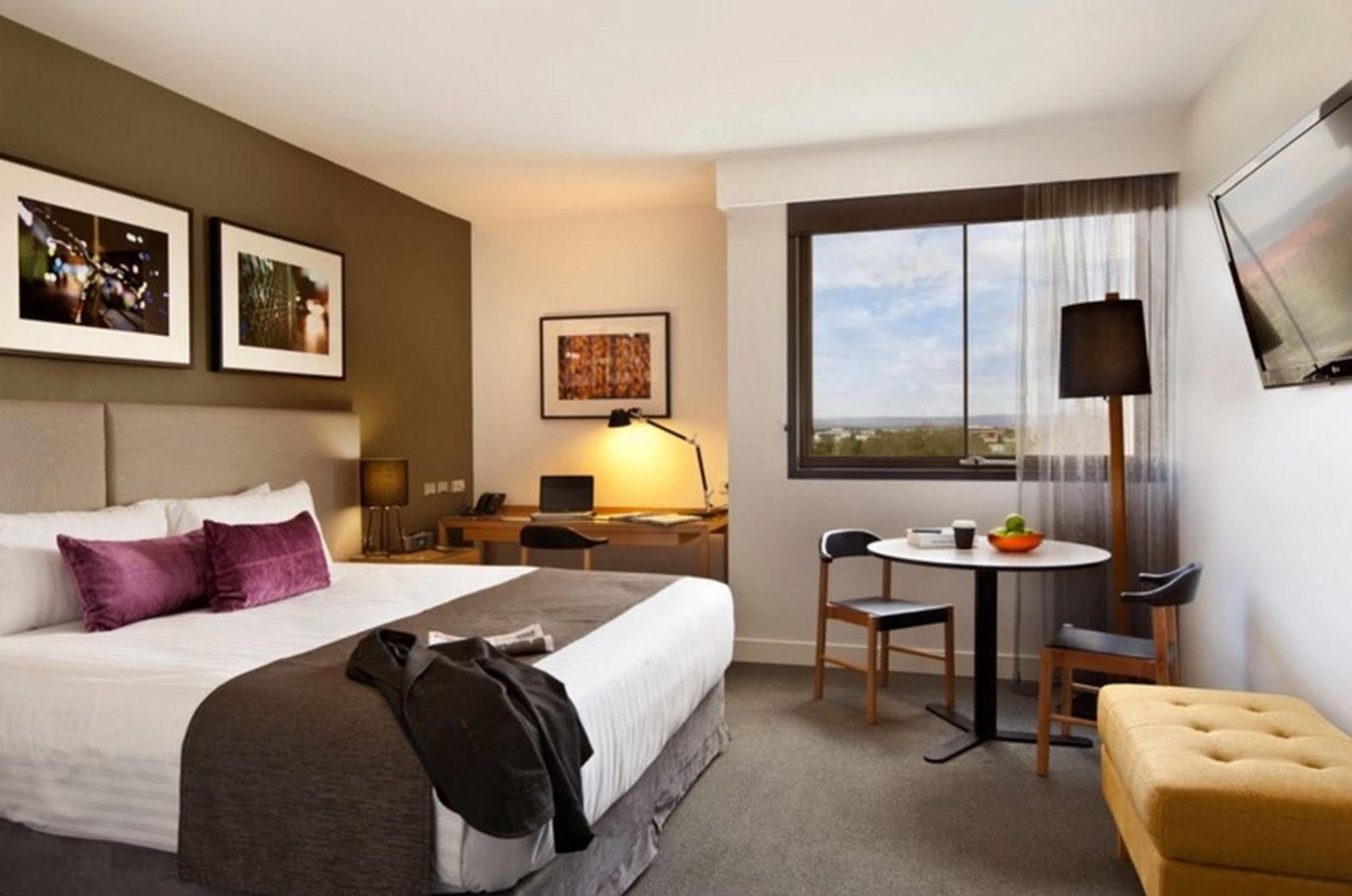 Hotel East And