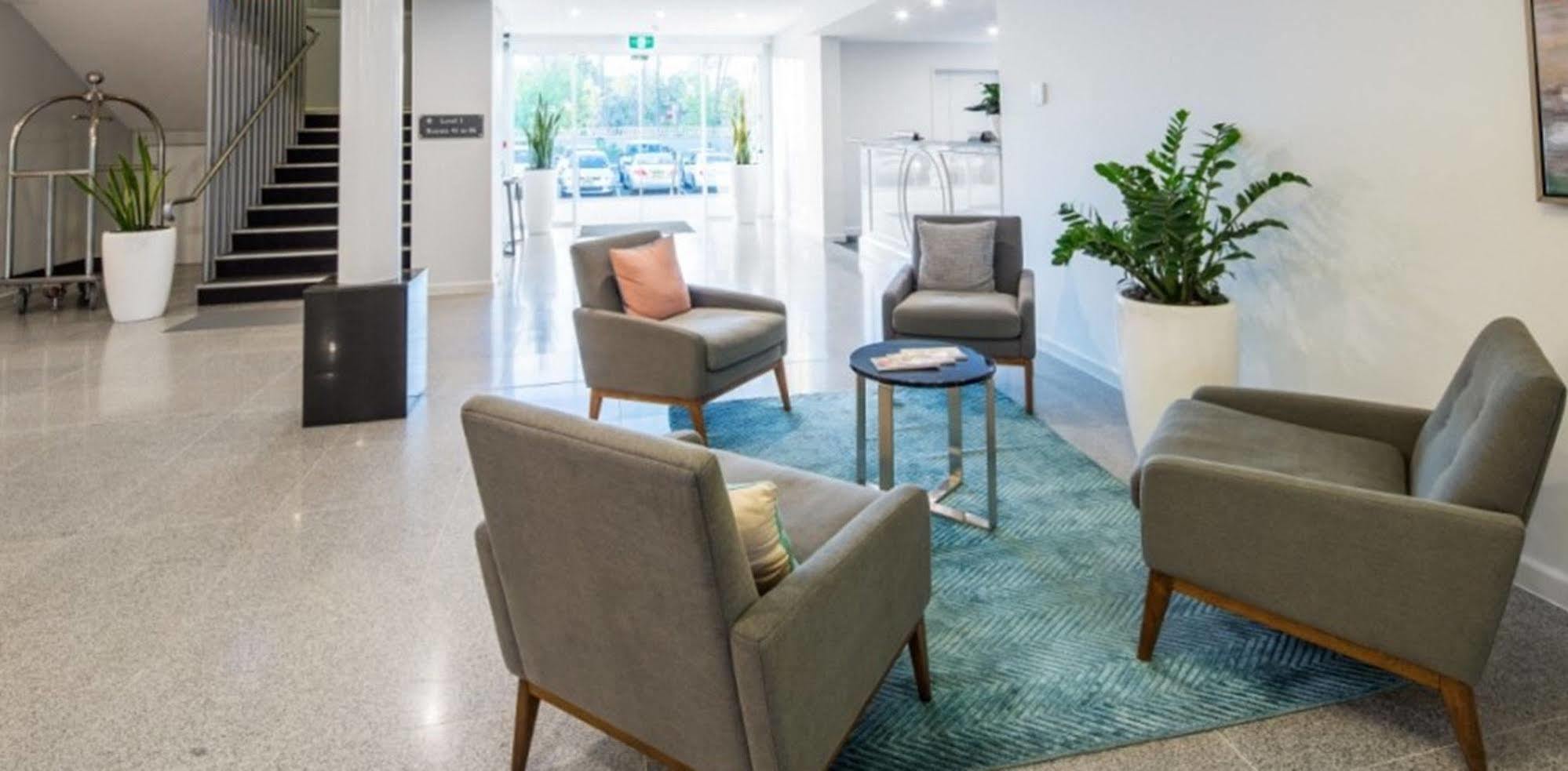 Hotel Abode Narrabundah Canberra