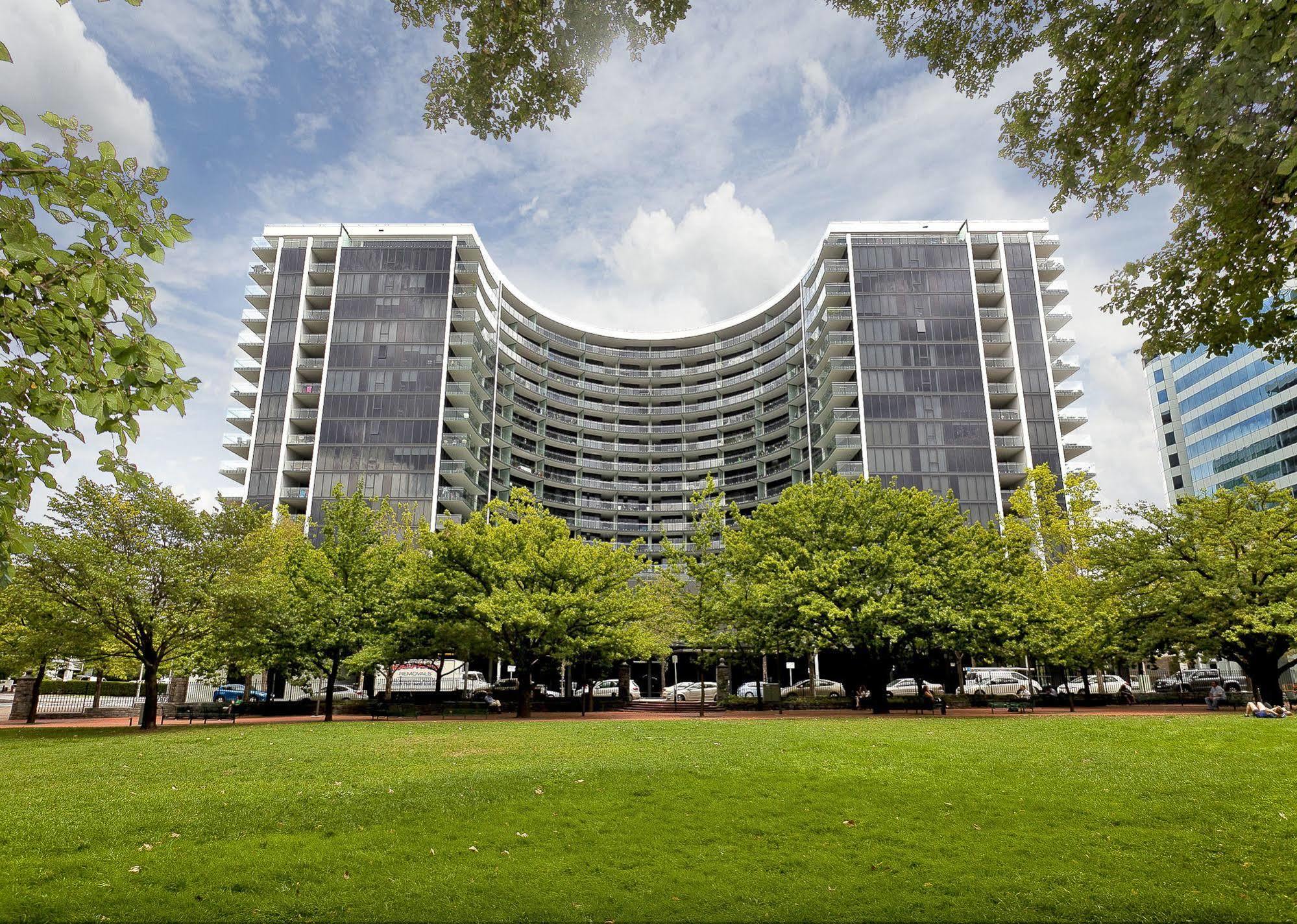 Aac - Manhattan 4* Canberra