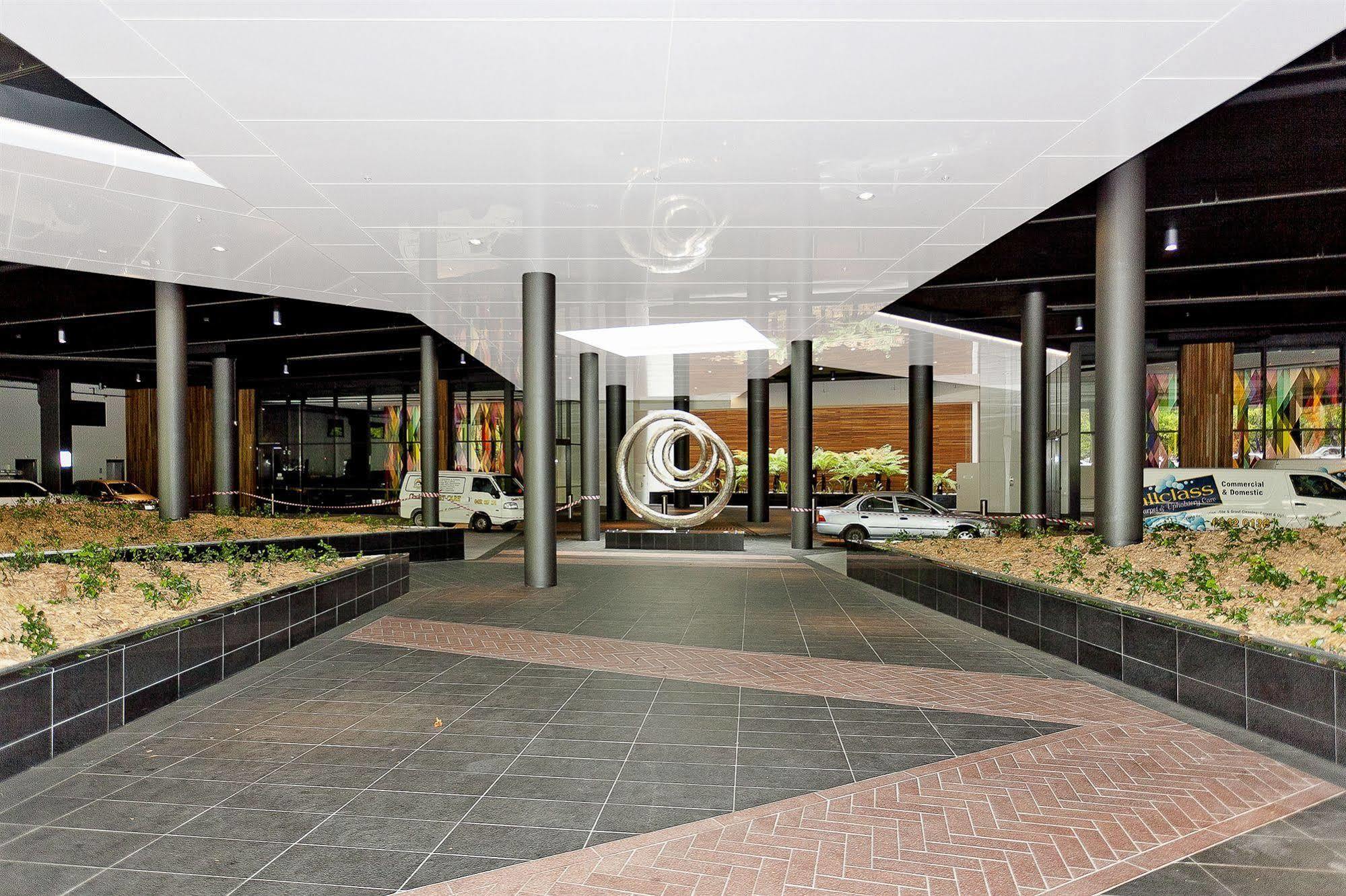 Aac - Manhattan 4* Canberra