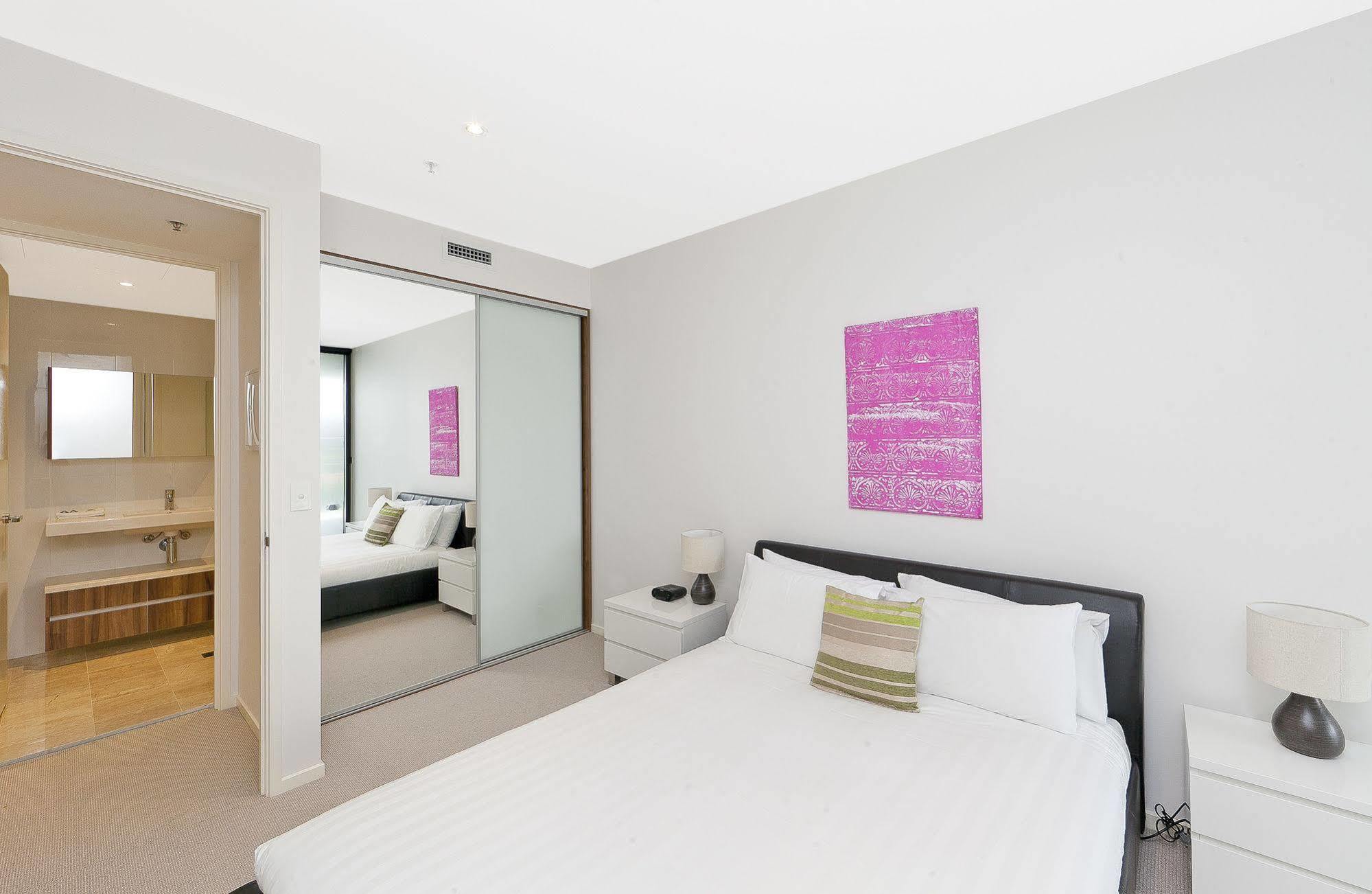 Aac - Manhattan 4* Canberra