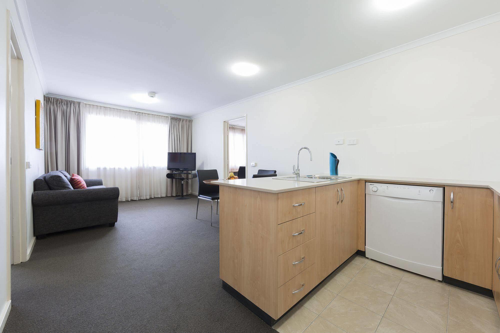 Hotel Ramada Encore By Wyndham Belconnen Canberra