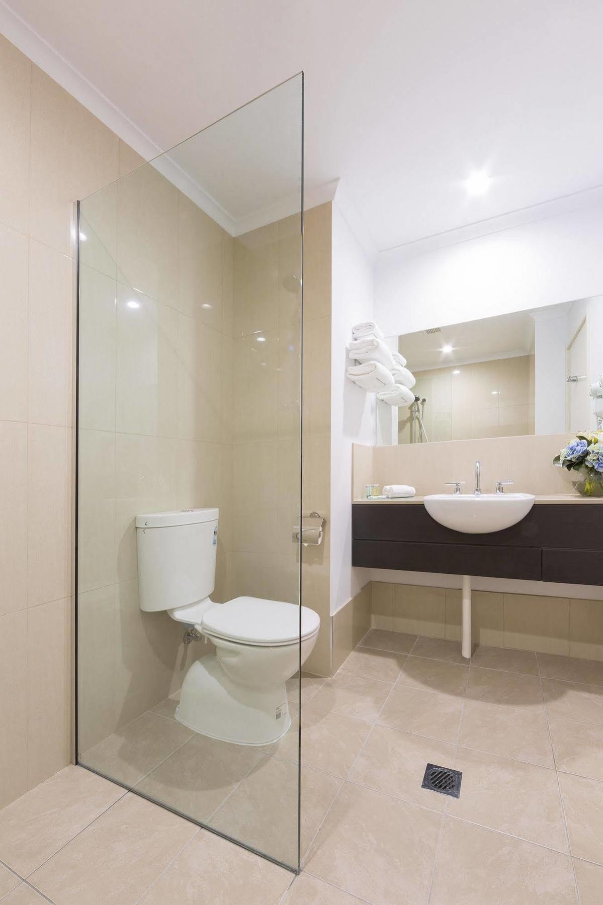 Ramada Encore By Wyndham Belconnen Hotel 4*