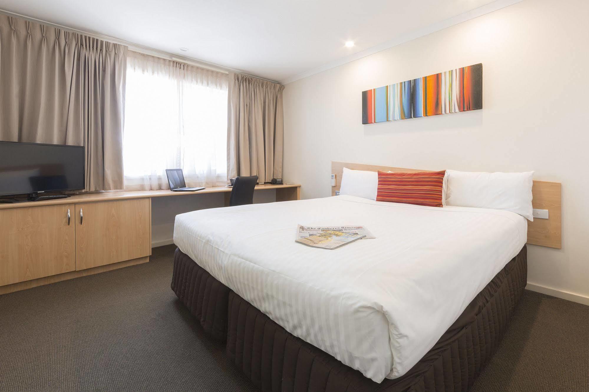 Ramada Encore By Wyndham Belconnen 4*