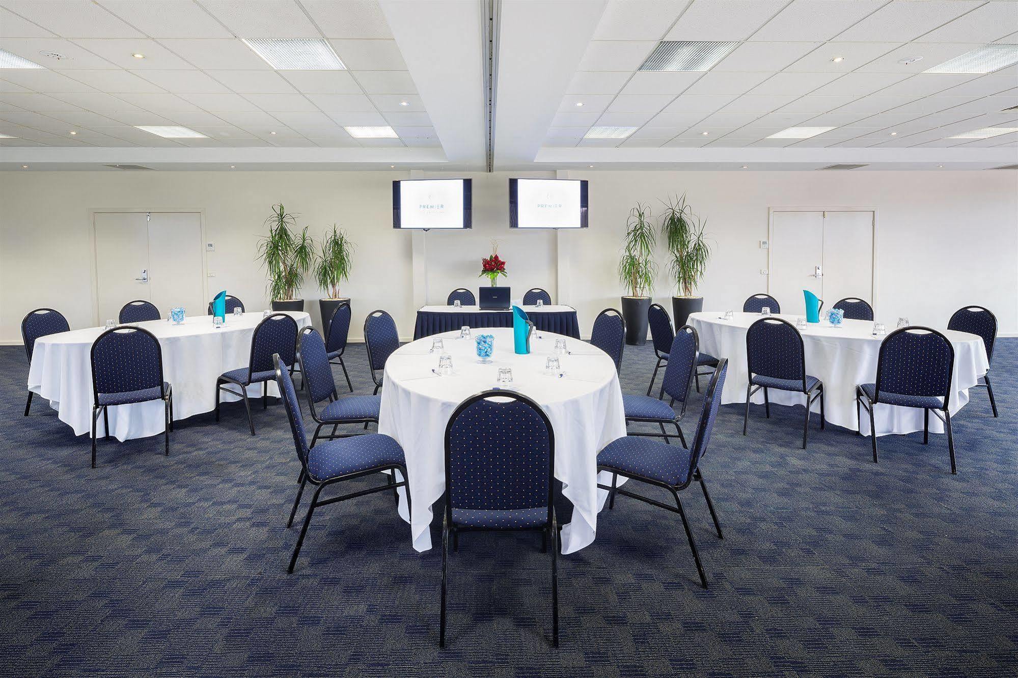 Ramada Encore By Wyndham Belconnen Hotel 4*