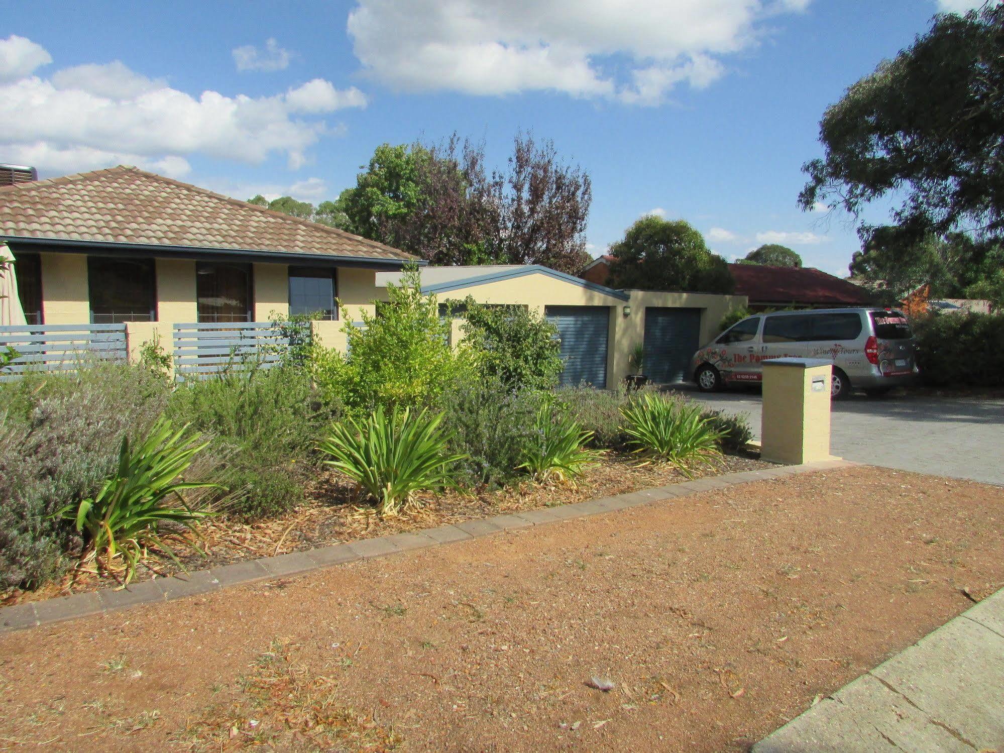 Bed & Breakfast The Pommy Tree Canberra