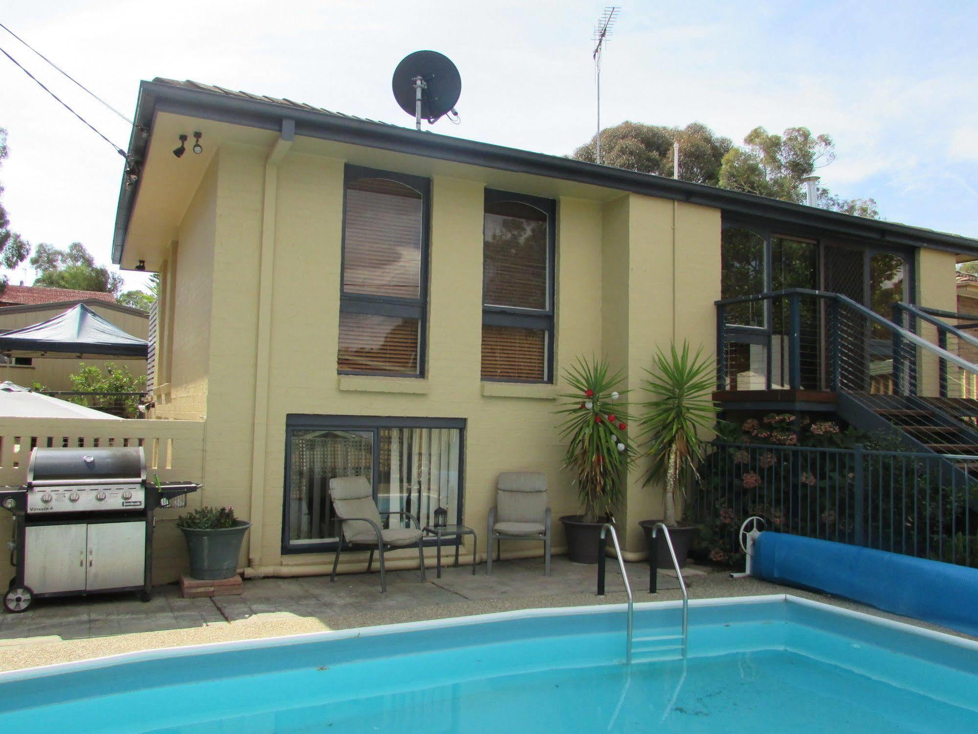 The Pommy Tree Bed & Breakfast Canberra