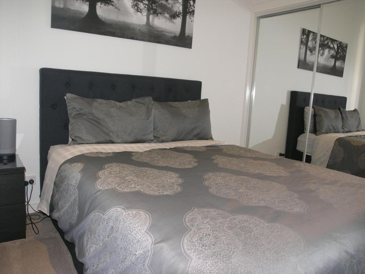 Apartamento Kesh At Aamira Camberra