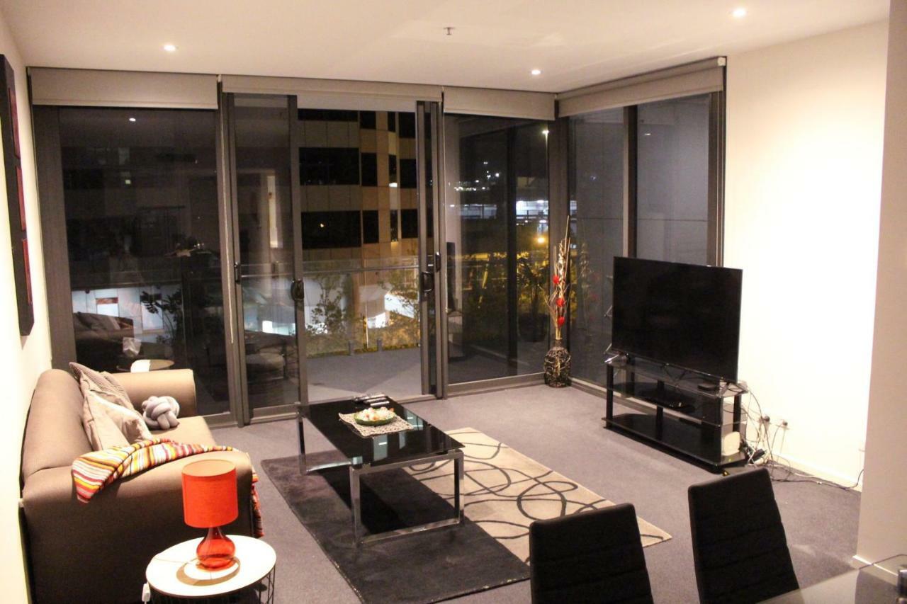 Perfectly Located Modern - Cbd Apartment Canberra