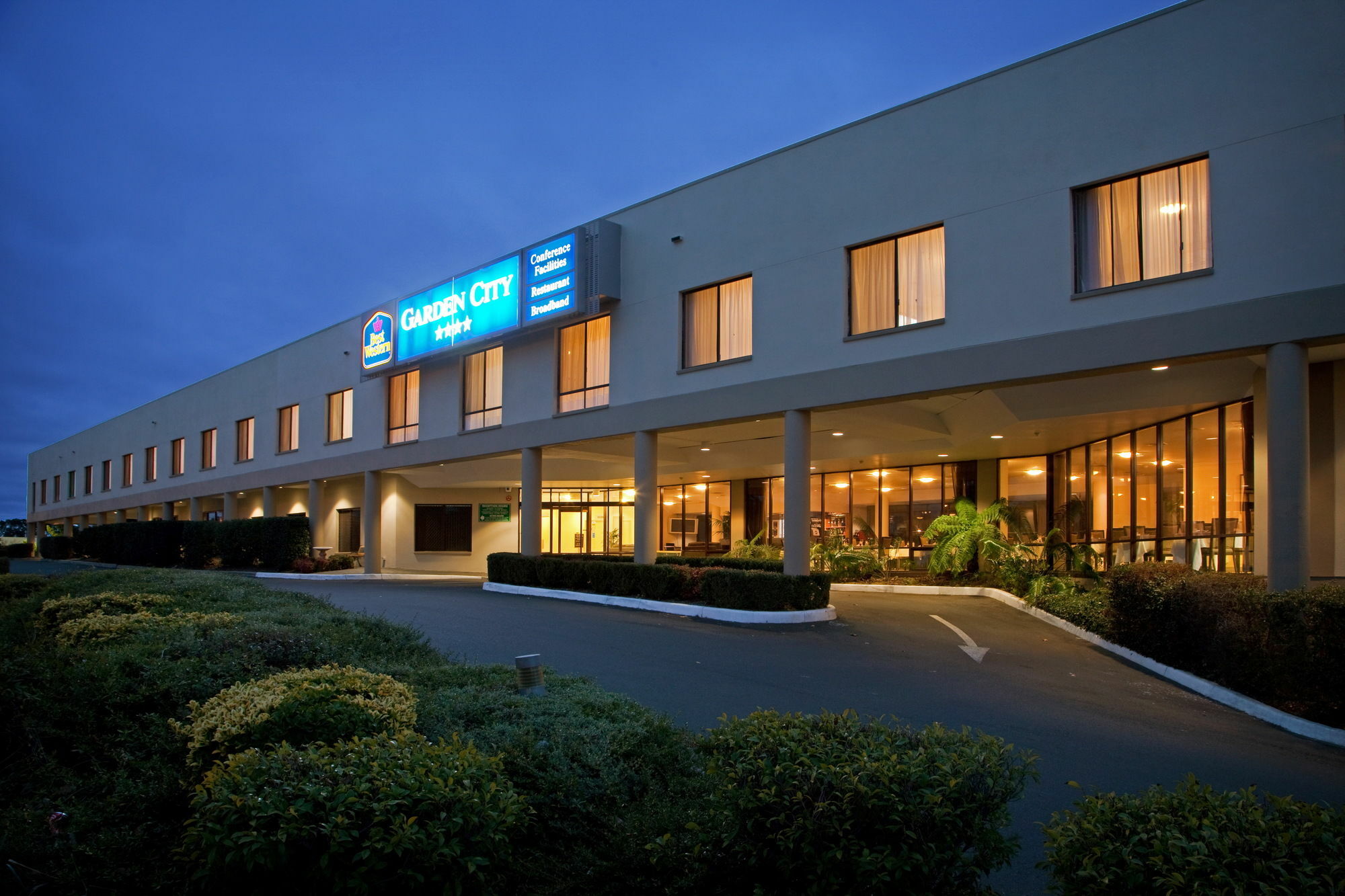 Garden Hotel, Western Signature Collection 4* Canberra