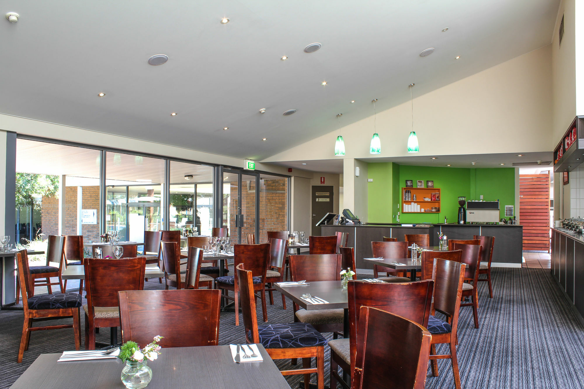 Ibis Styles Eagle Hawk Hotel